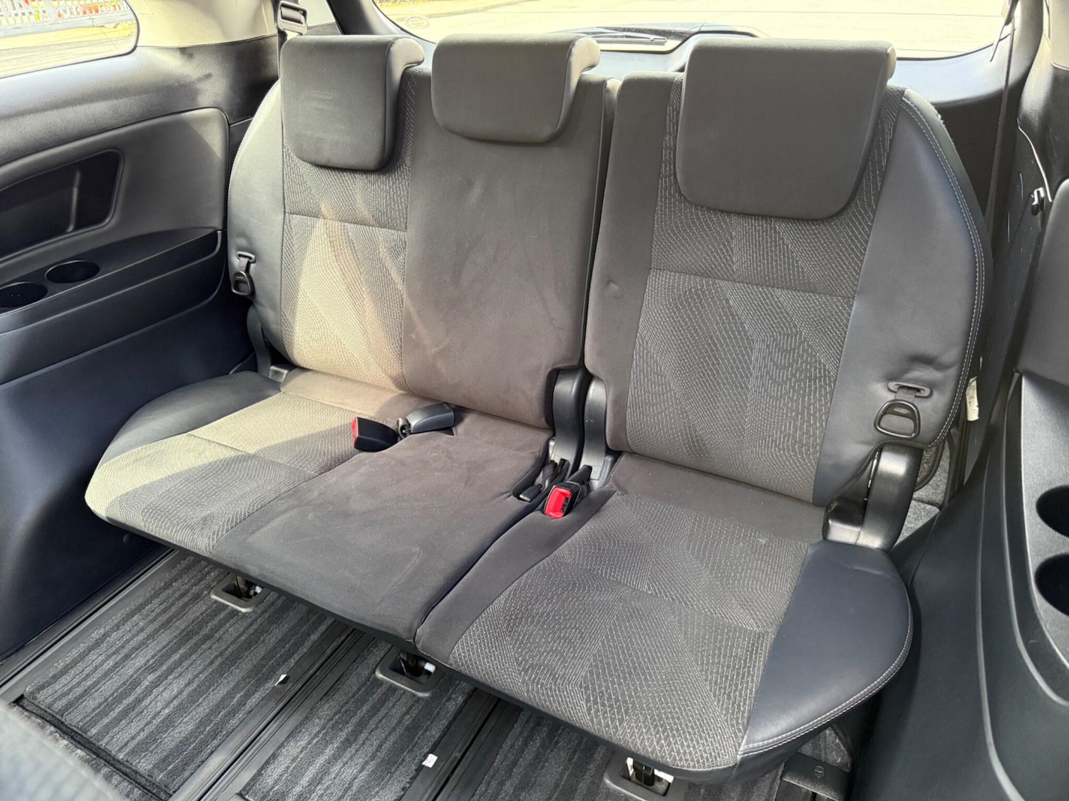 Used Toyota Estima for sale - 77723915: Photo 24