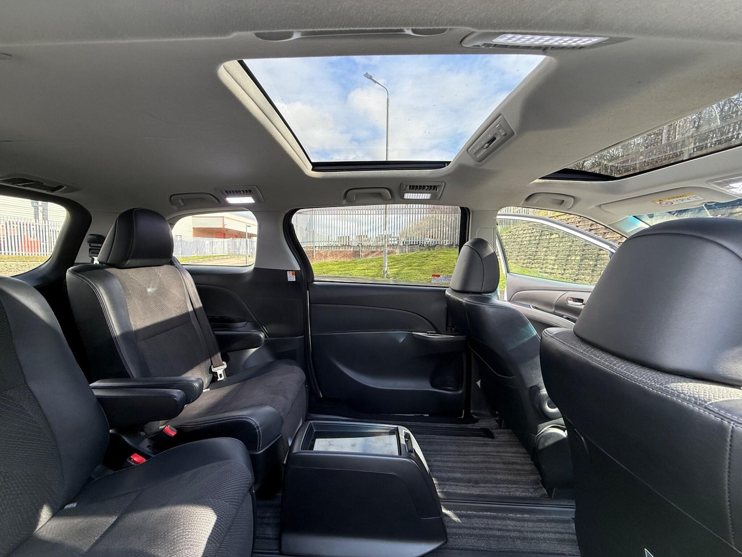 Used Toyota Estima for sale - 77723915: Photo 30