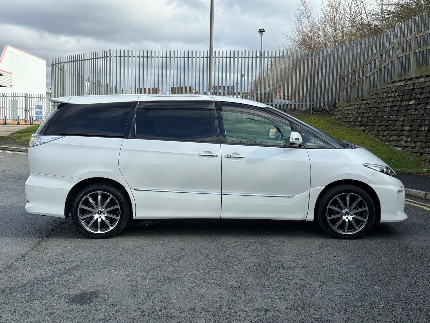 Used Toyota Estima for sale - 77723915: Photo 5