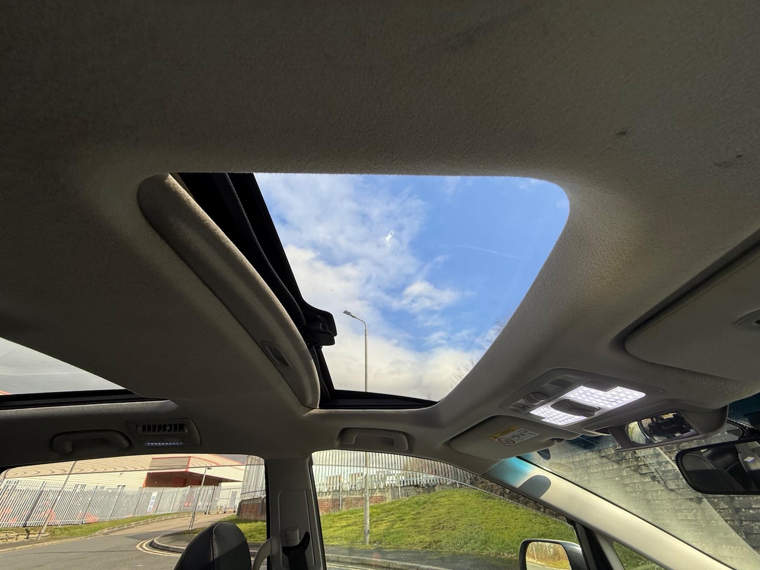 Used Toyota Estima for sale - 77723915: Photo 86