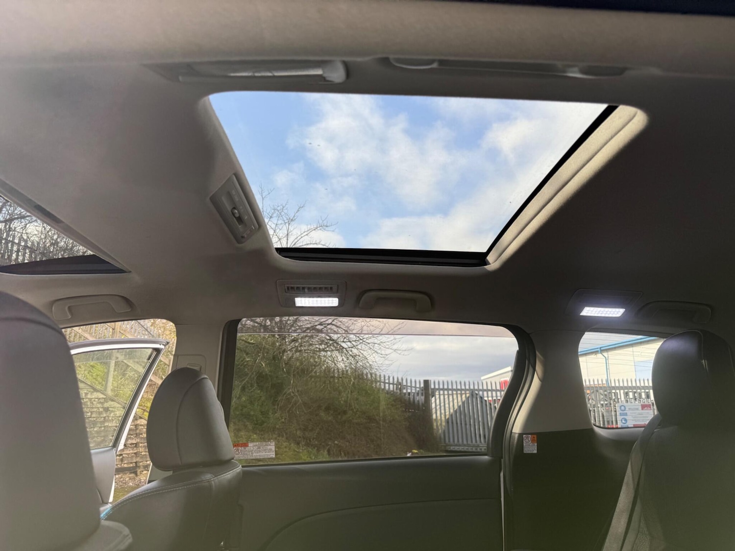 Used Toyota Estima for sale - 77723915: Photo 90