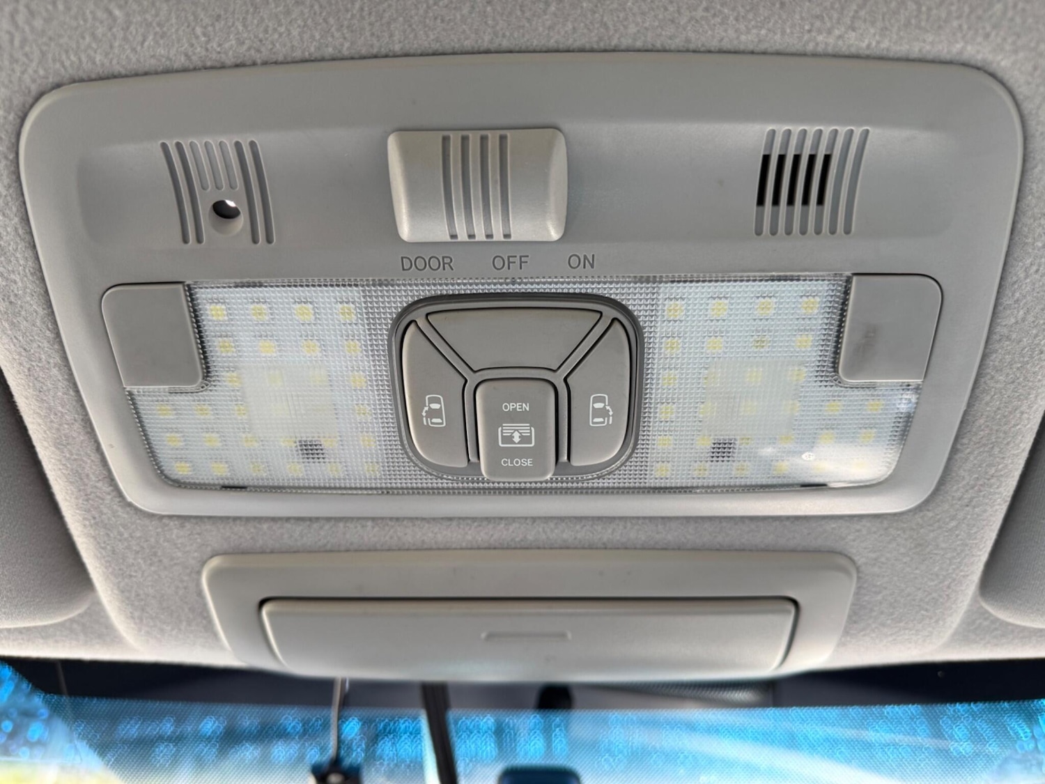 Used Toyota Estima for sale - 77723915: Photo 92