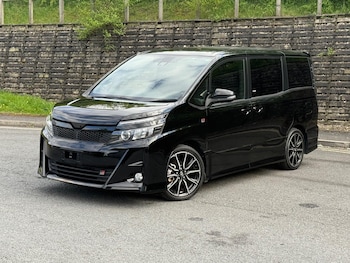 Used Toyota Voxy 2016 for sale - 78319229: Photo