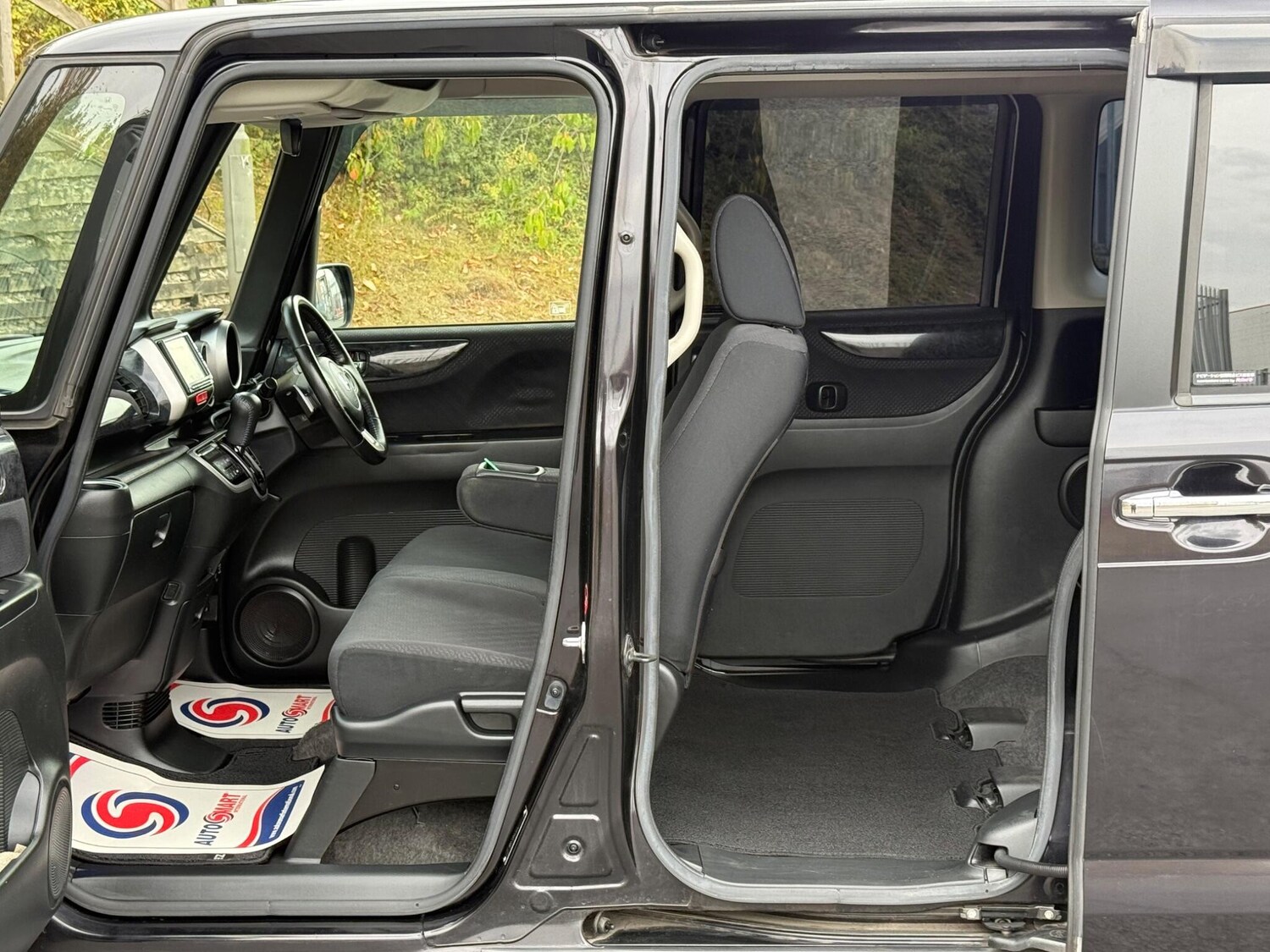 Used Honda N-Box 2025 for sale - 77627163: Photo 28