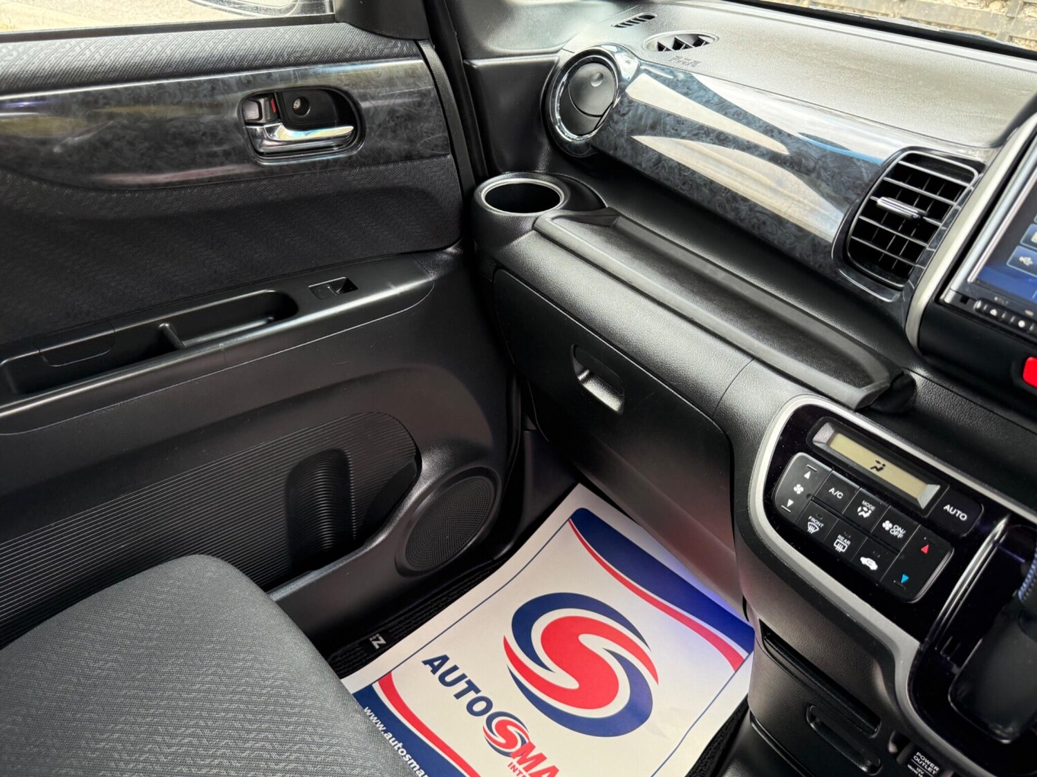 Used Honda N-Box 2025 for sale - 77627163: Photo 61