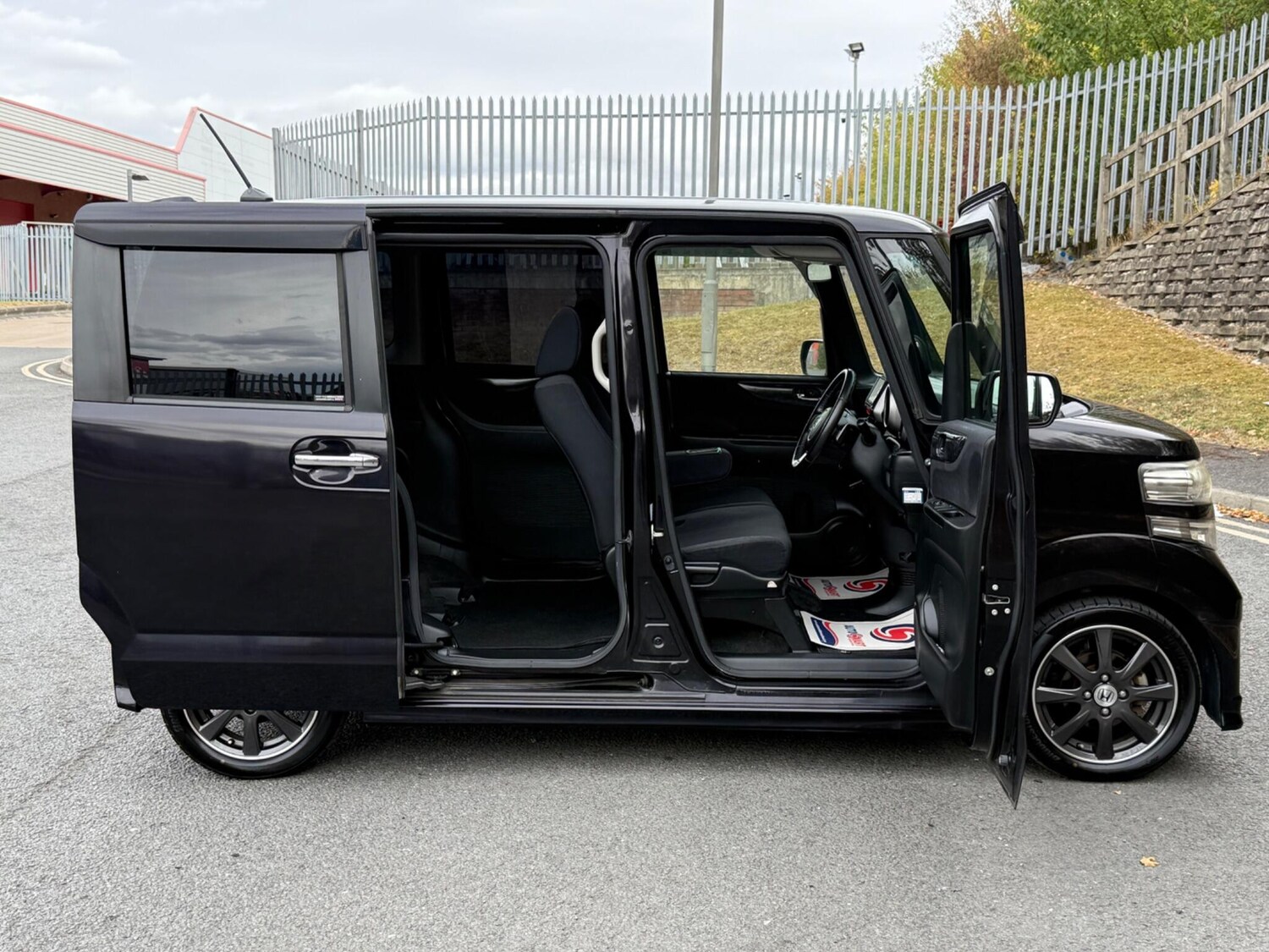 Used Honda N-Box 2025 for sale - 77627163: Photo 71