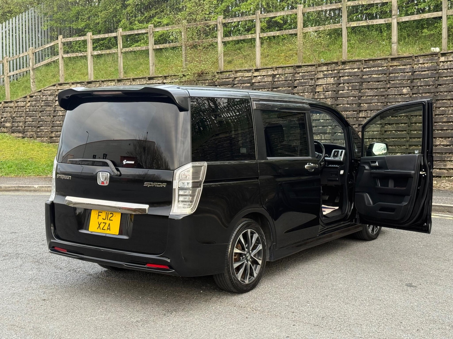 Used Honda Stepwagon 2026 for sale - 78100380: Photo 10