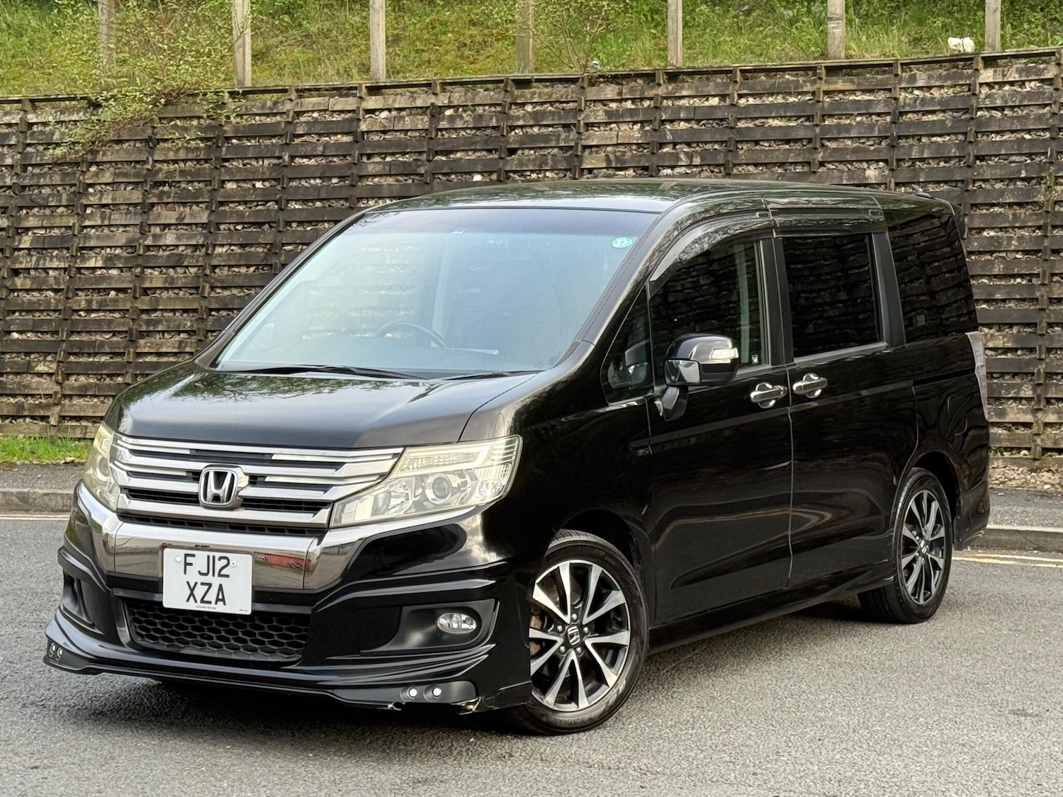 Used Honda Stepwagon 2026 for sale - 78100380: Photo 2