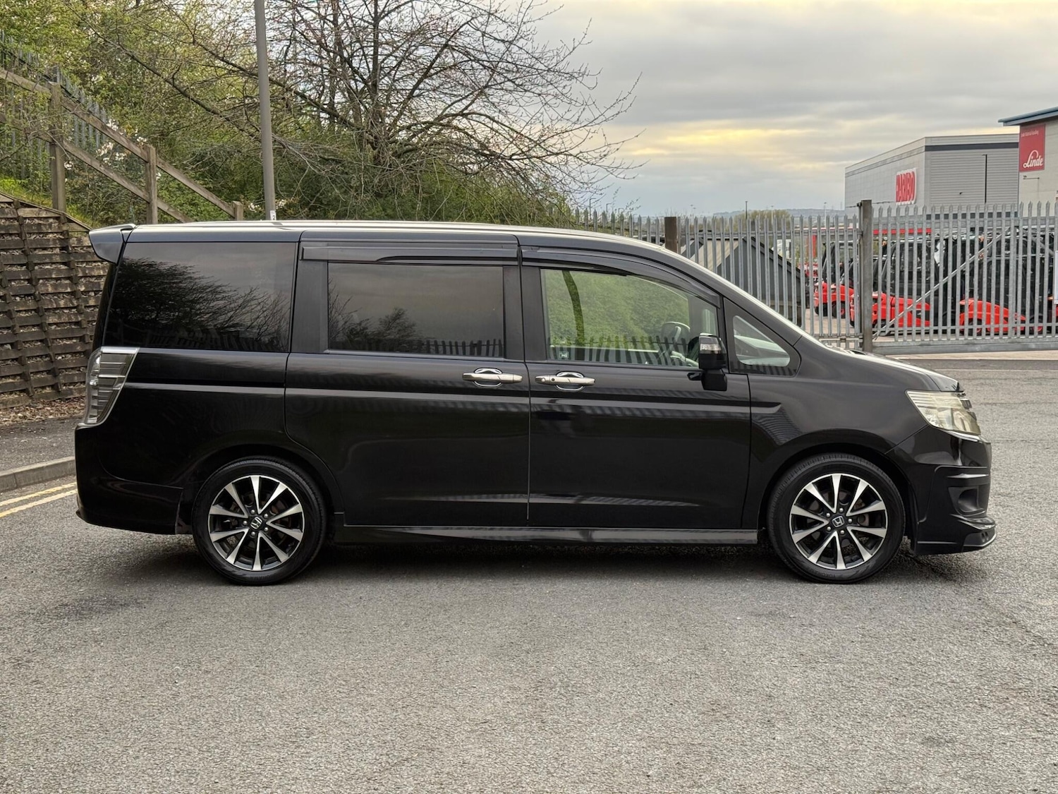 Used Honda Stepwagon 2026 for sale - 78100380: Photo 5