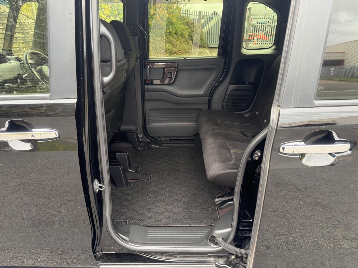 Used Honda N-Box 2025 for sale - 77627154: Photo 32