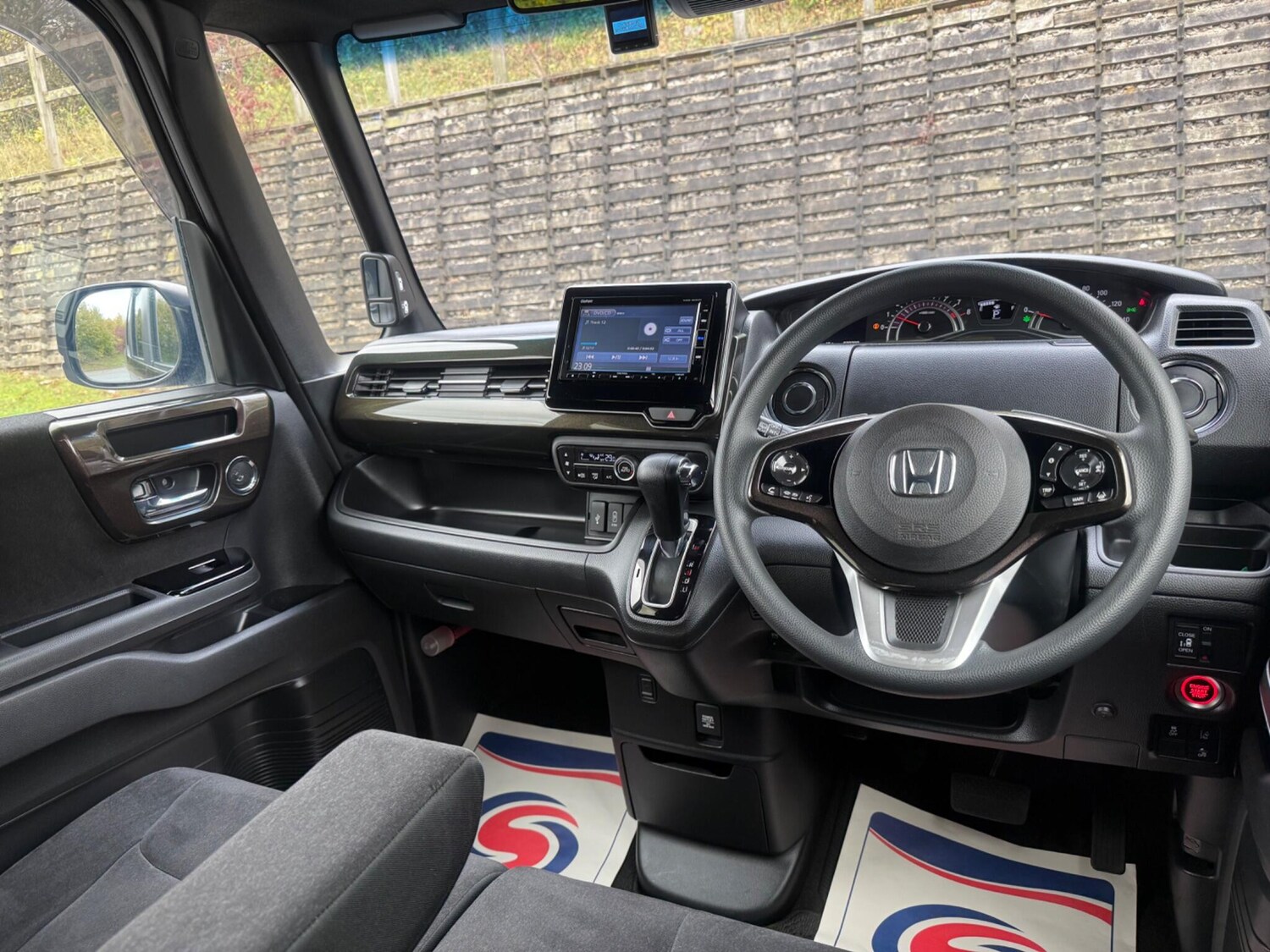 Used Honda N-Box 2025 for sale - 77627154: Photo 42