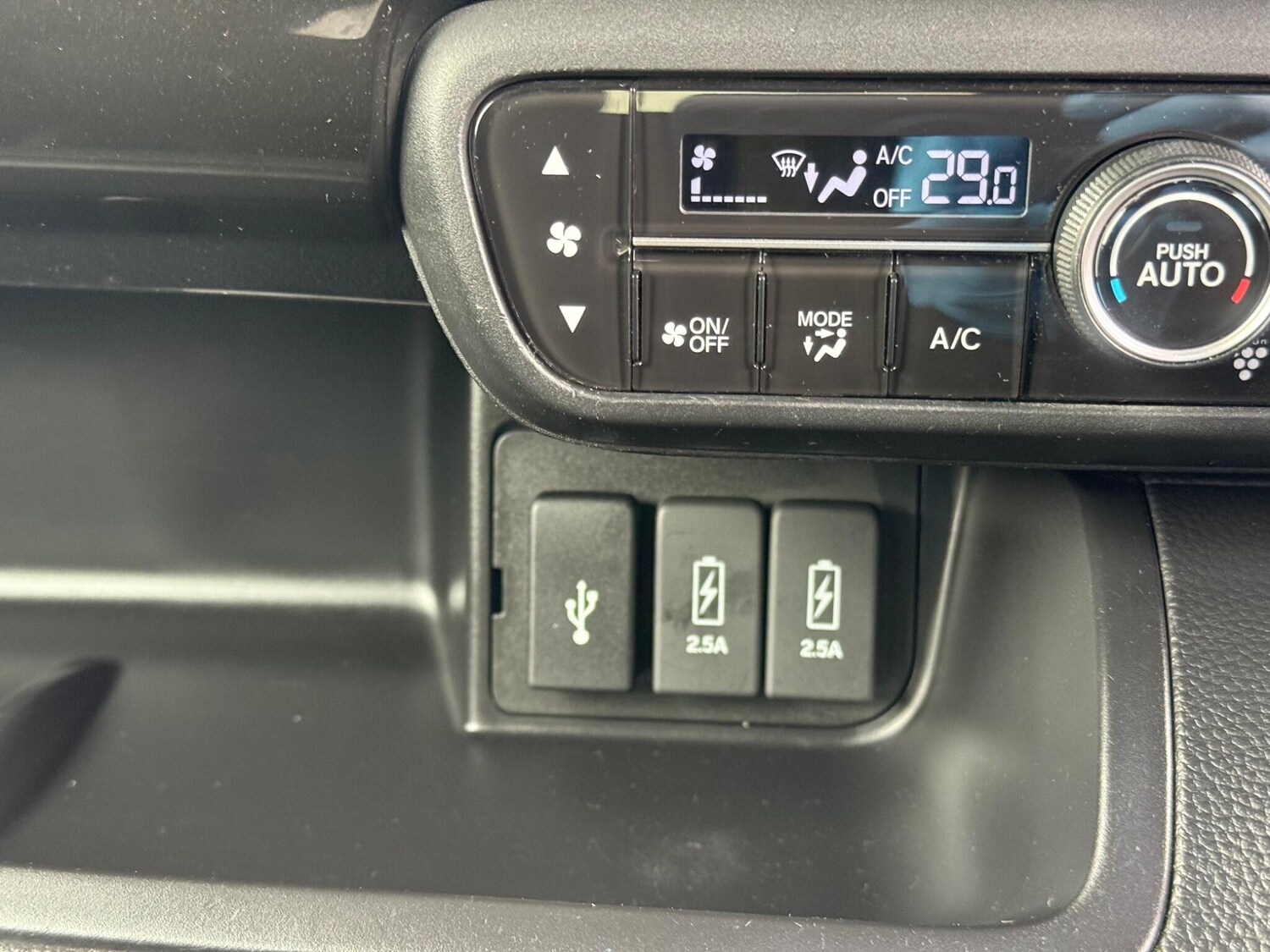 Used Honda N-Box 2025 for sale - 77627154: Photo 53