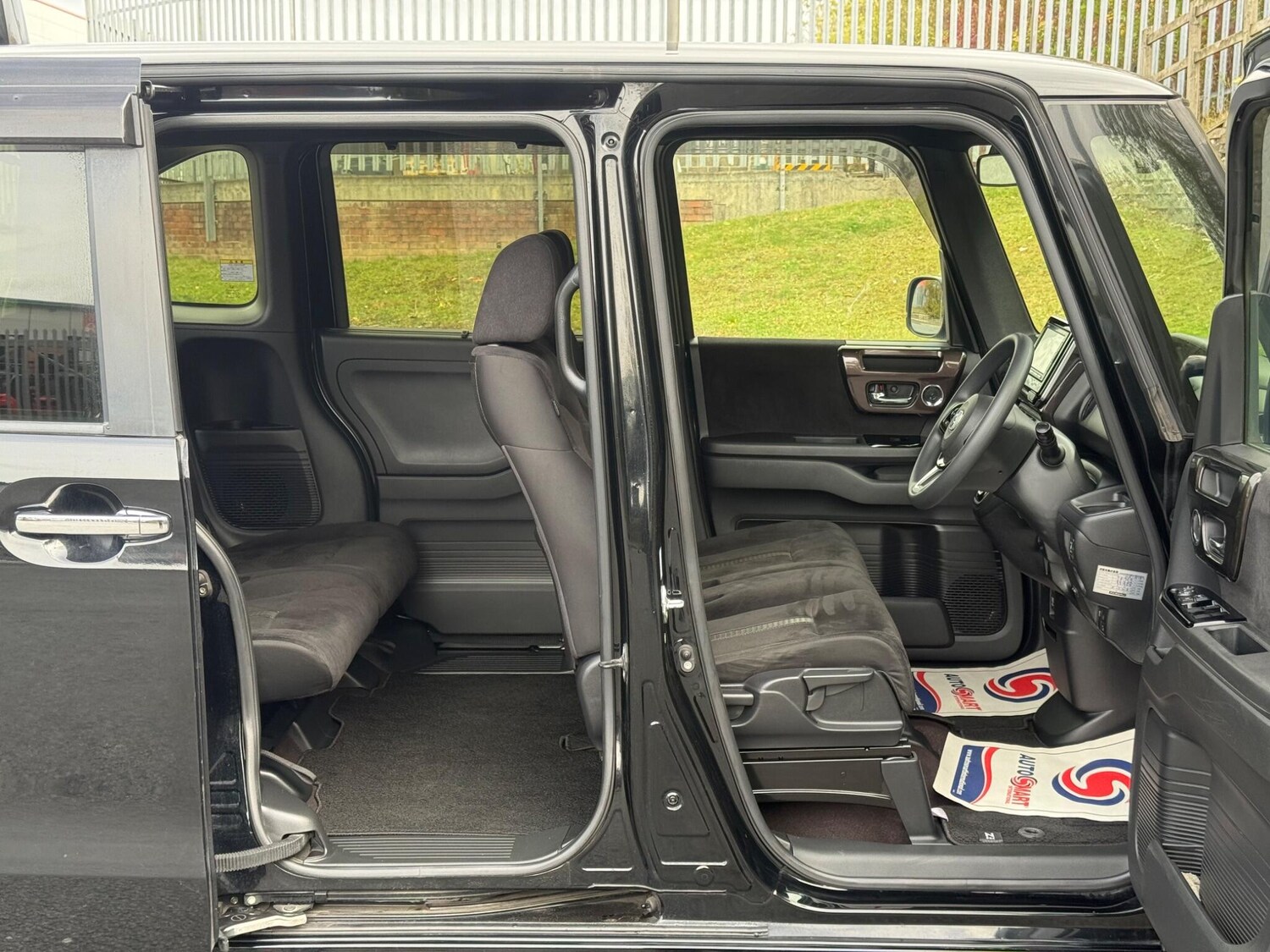 Used Honda N-Box 2025 for sale - 77627154: Photo 90