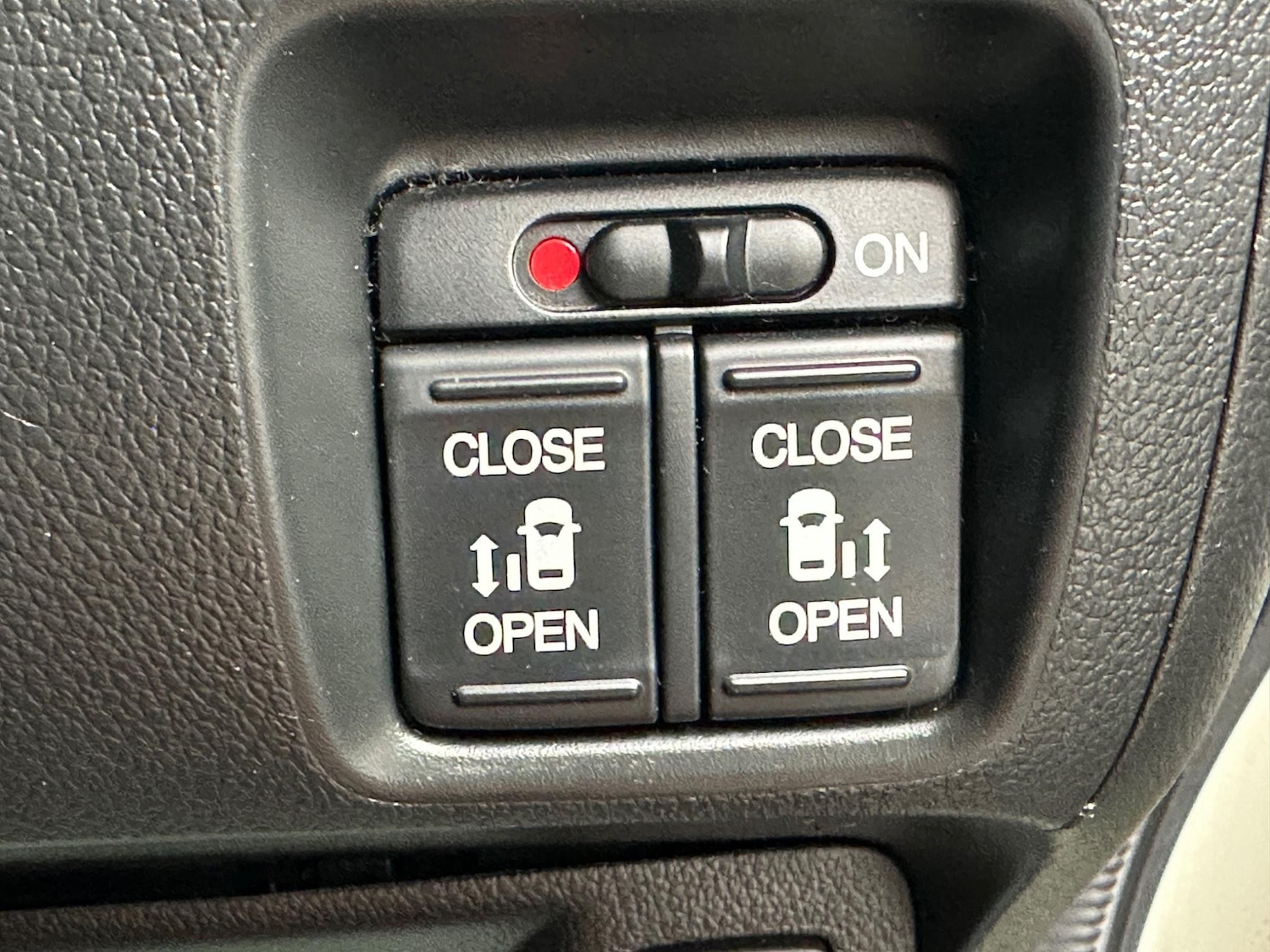 Used Honda N-Box 2024 for sale - 77626228: Photo 24