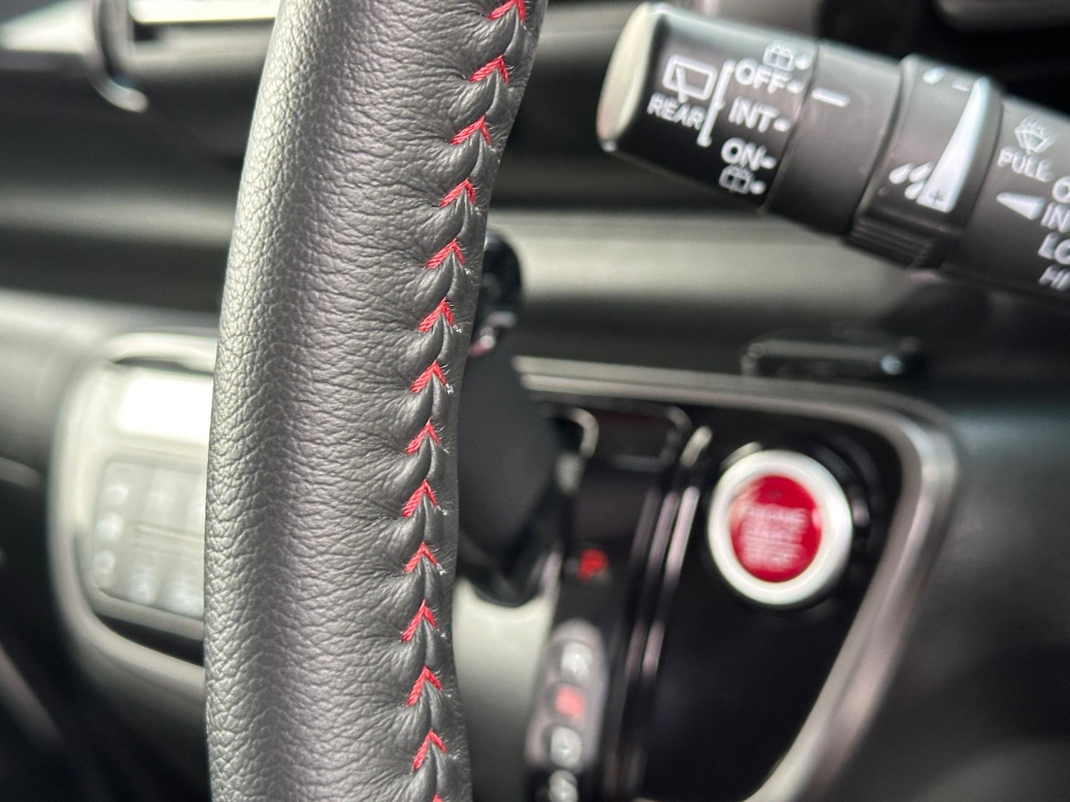 Used Honda N-Box 2024 for sale - 77626228: Photo 27