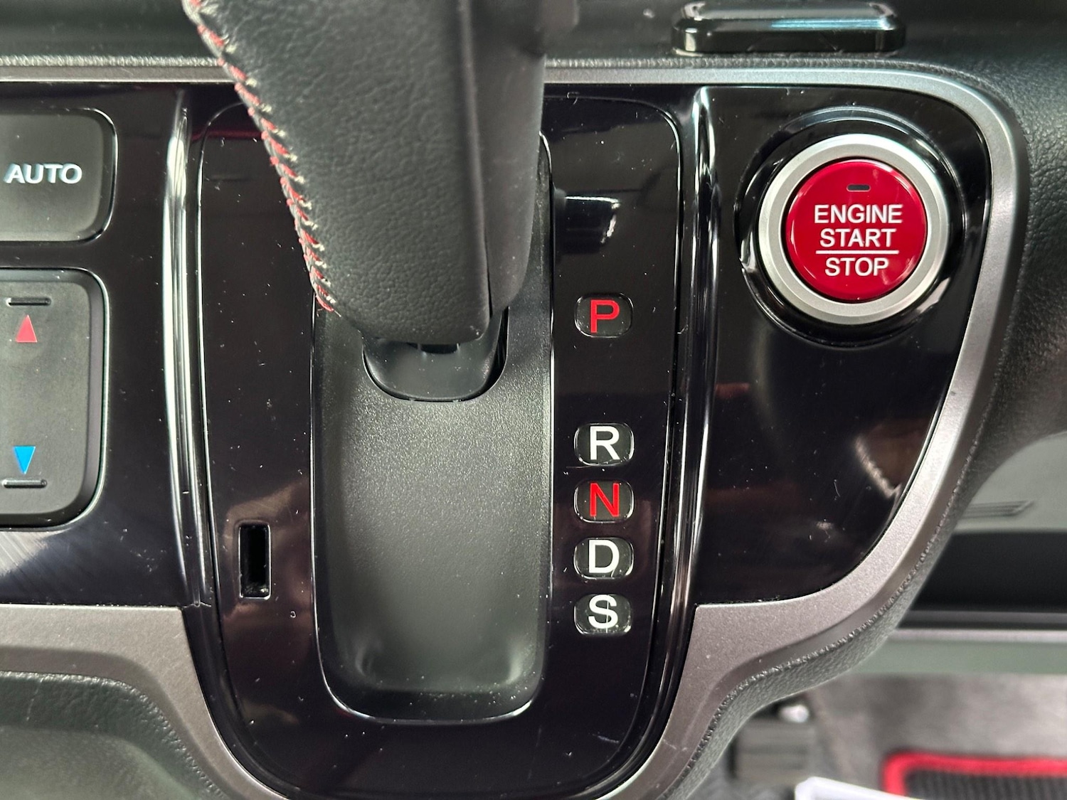 Used Honda N-Box 2024 for sale - 77626228: Photo 29