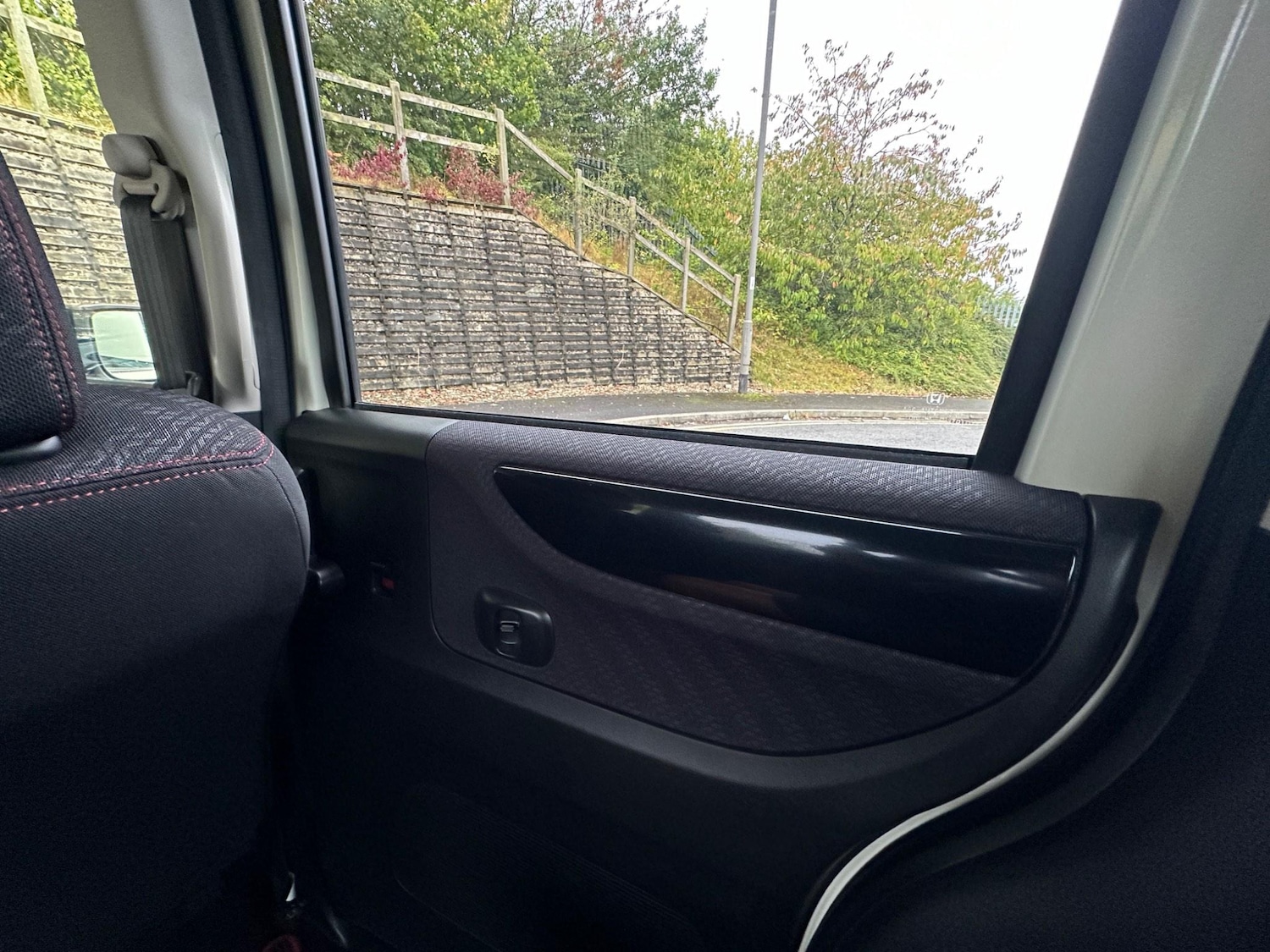 Used Honda N-Box 2024 for sale - 77626228: Photo 31