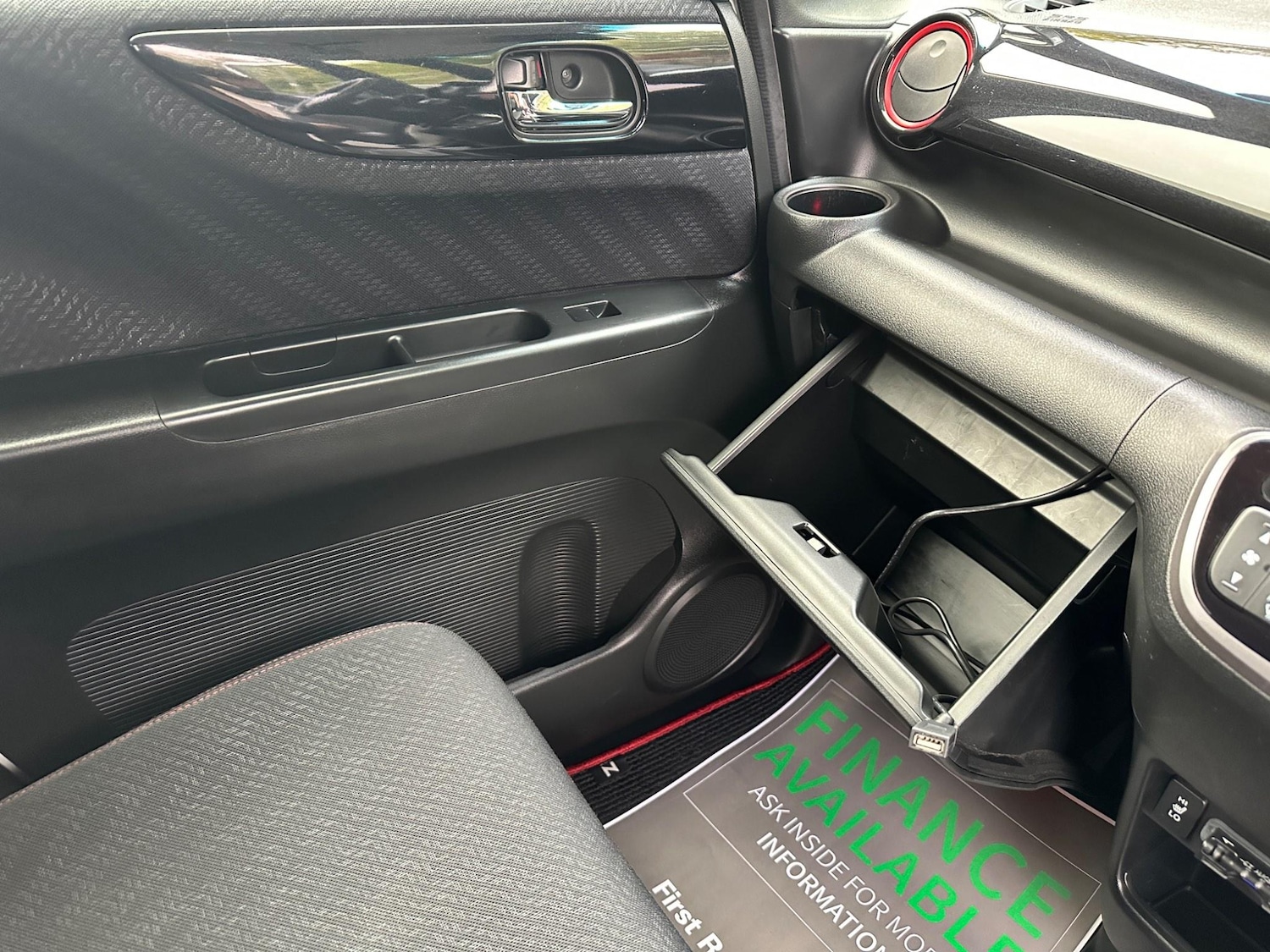 Used Honda N-Box 2024 for sale - 77626228: Photo 45