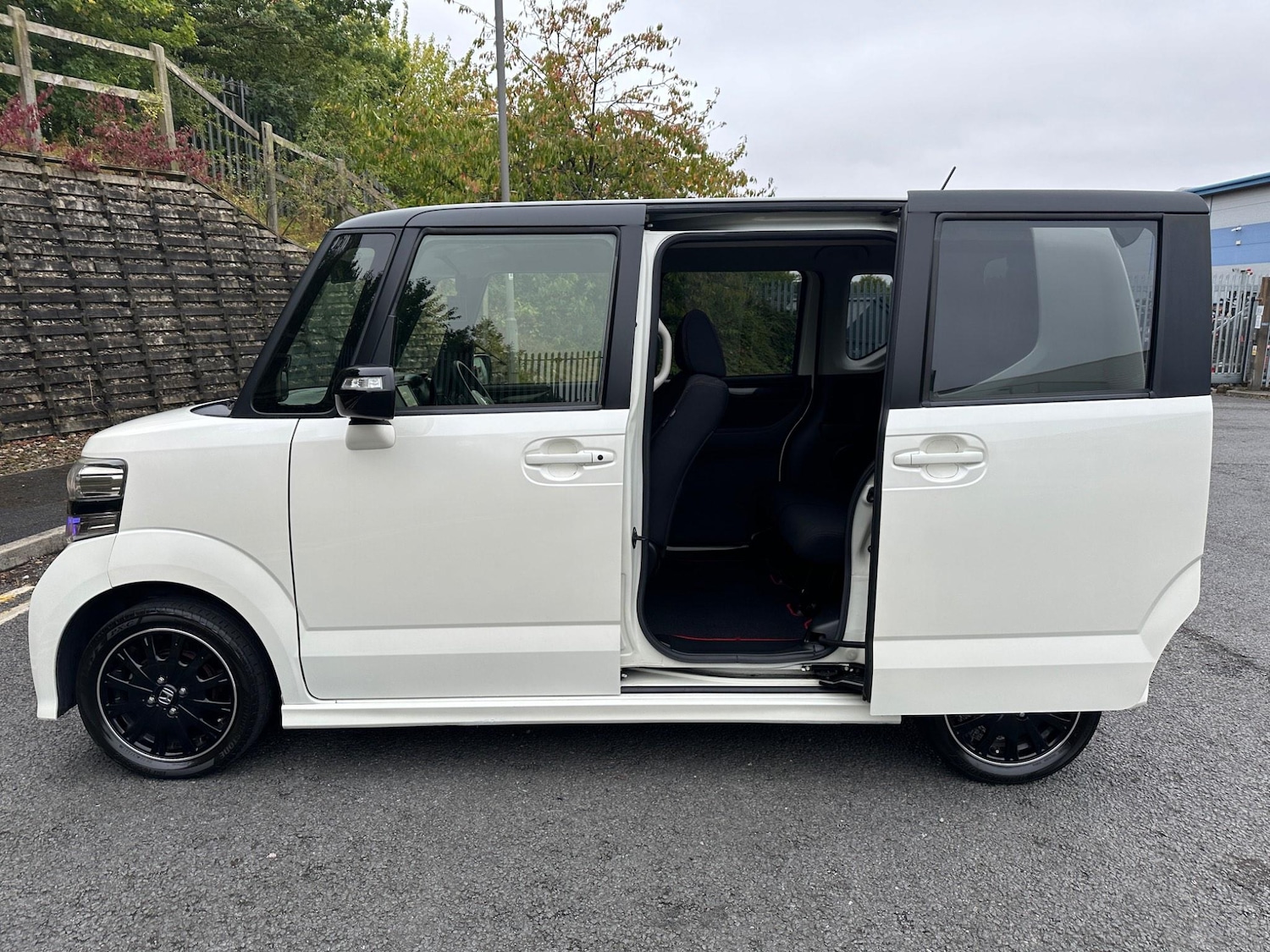 Used Honda N-Box 2024 for sale - 77626228: Photo 59