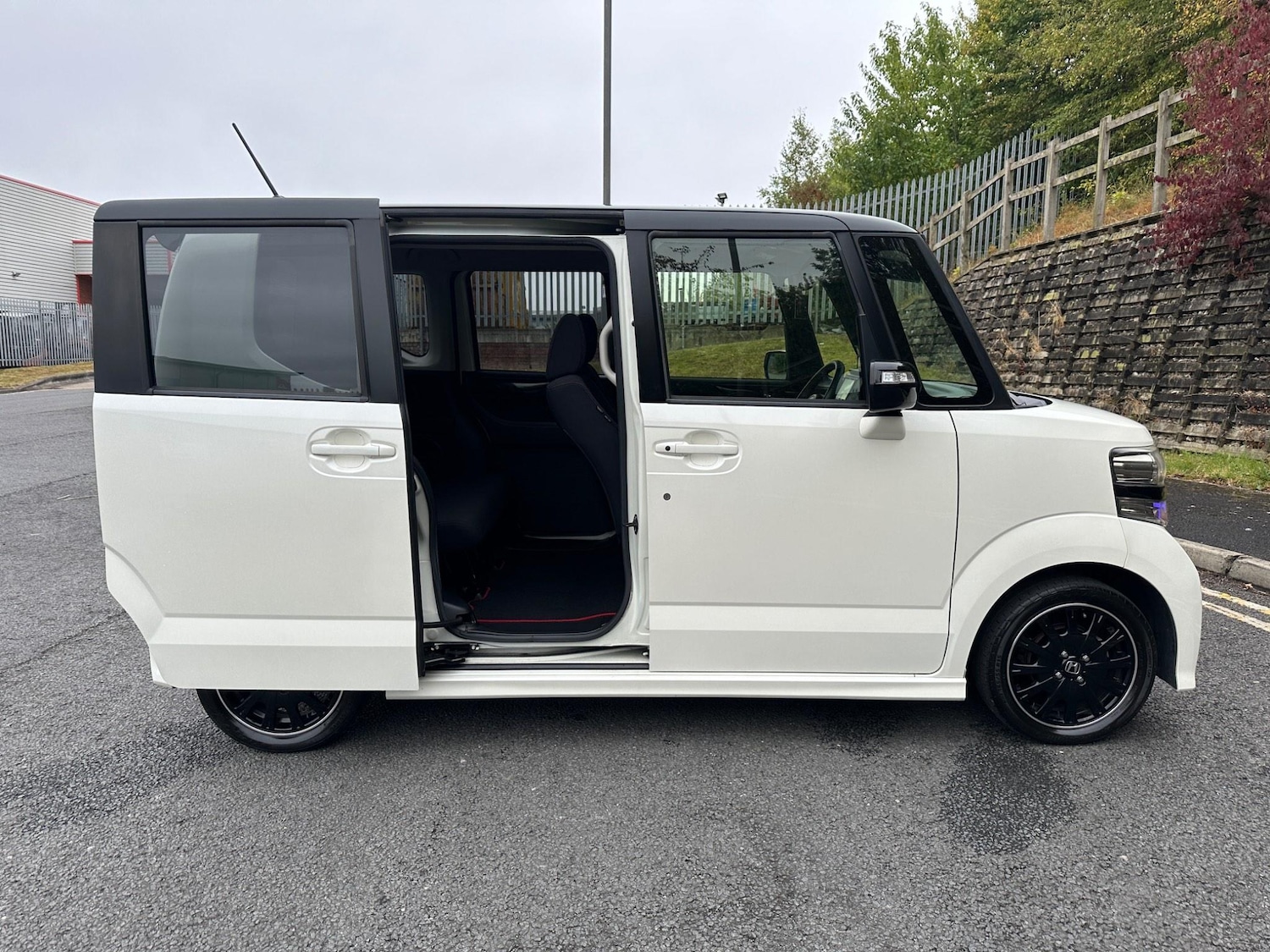 Used Honda N-Box 2024 for sale - 77626228: Photo 60