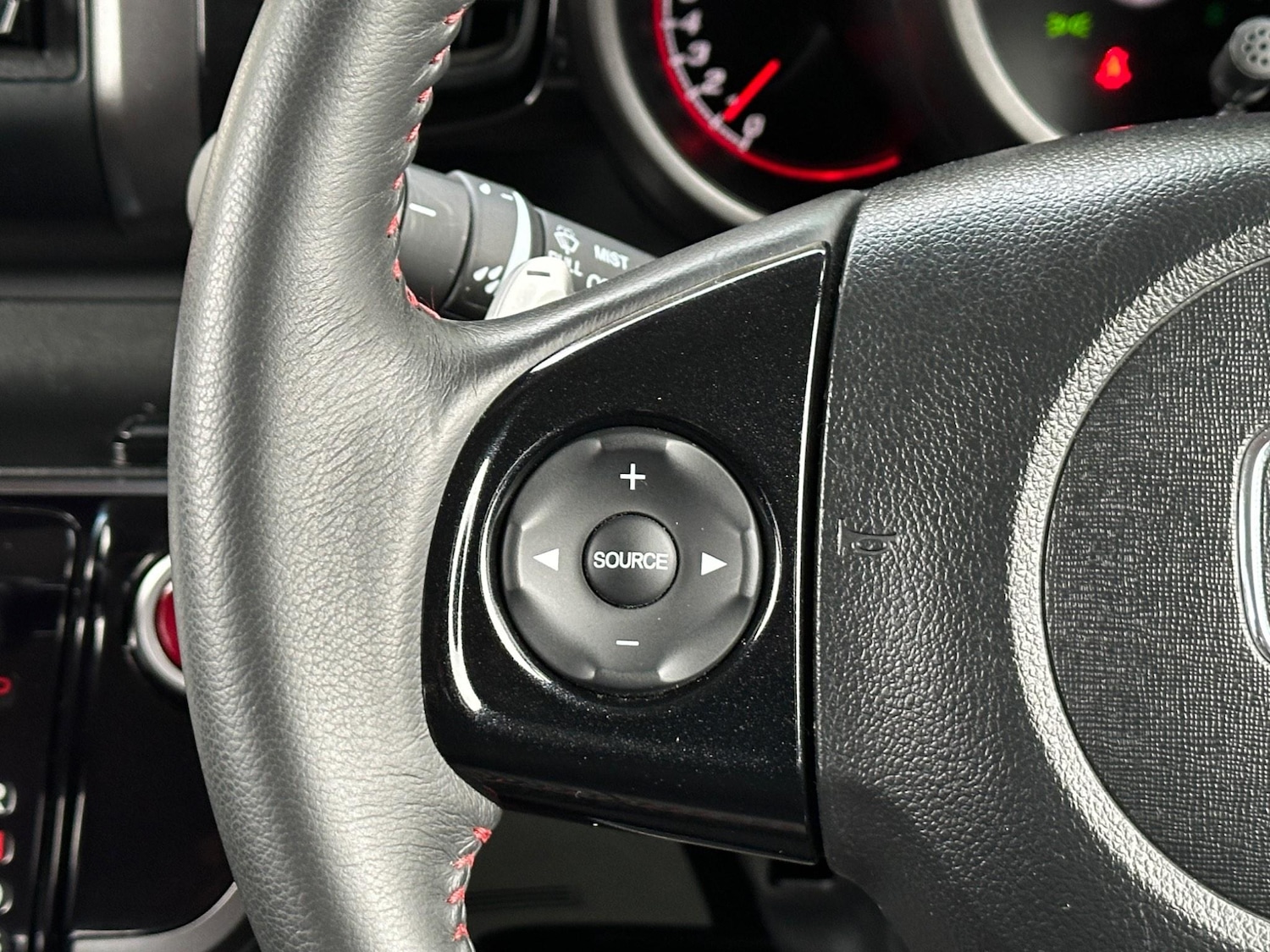 Used Honda N-Box 2024 for sale - 77626228: Photo 66