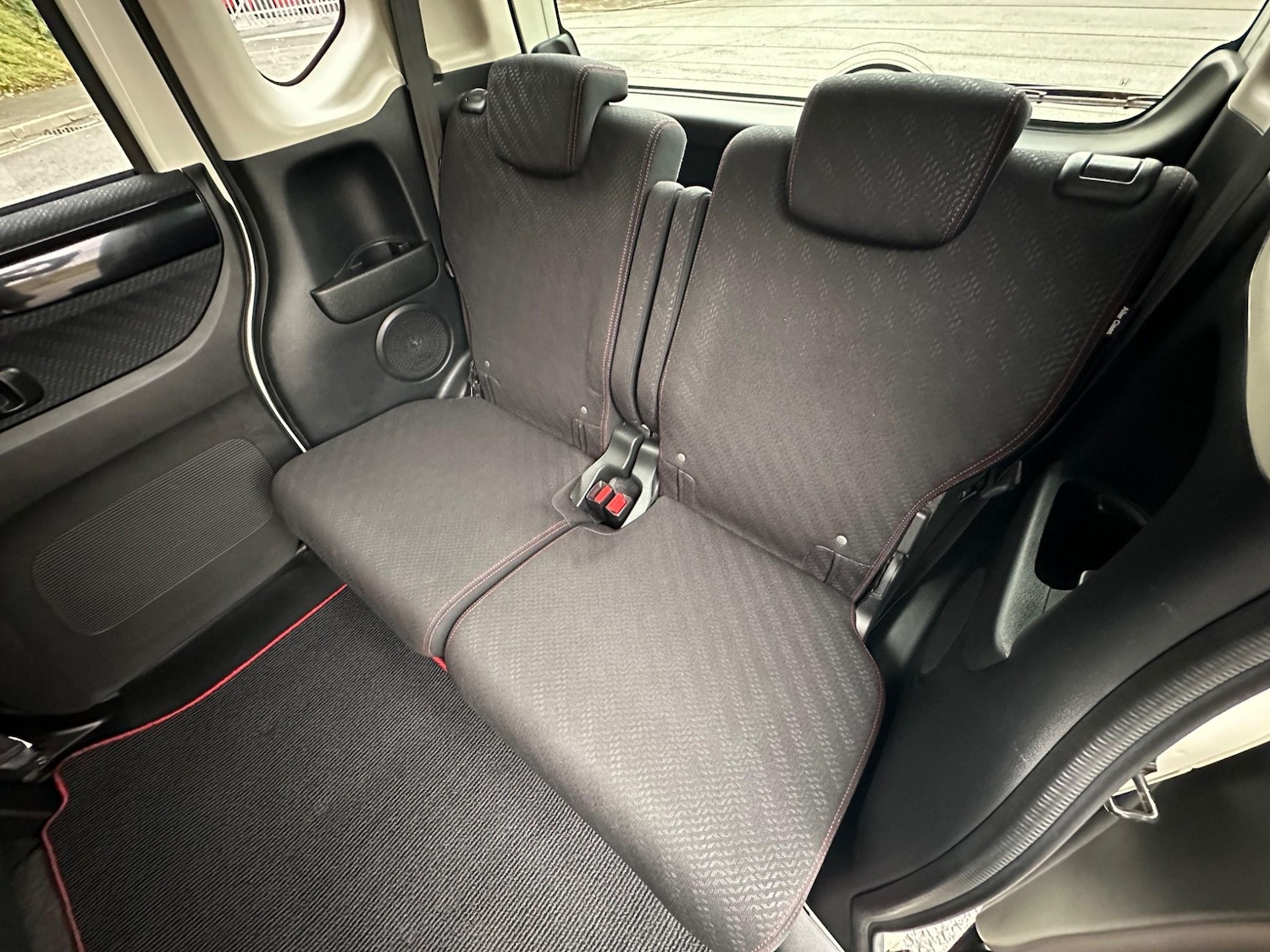 Used Honda N-Box 2024 for sale - 77626228: Photo 70