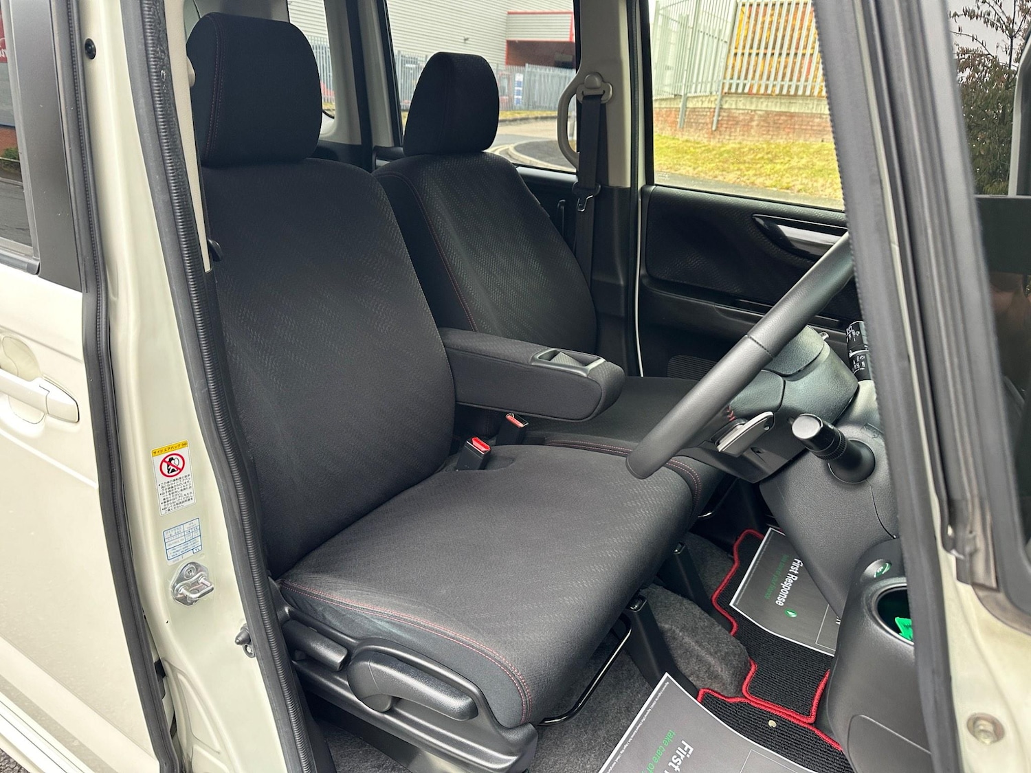 Used Honda N-Box 2024 for sale - 77626228: Photo 91