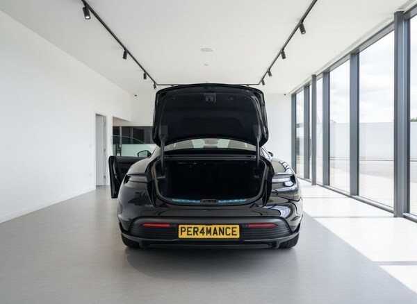 Used Porsche Taycan 2021 for sale - 74784753: Photo 10