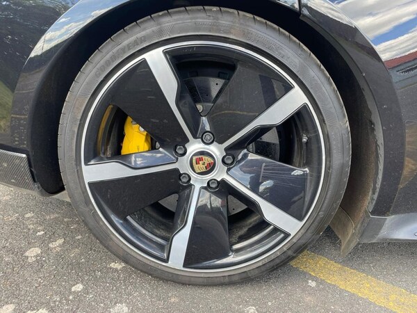 Used Porsche Taycan 2021 for sale - 74784753: Photo 11