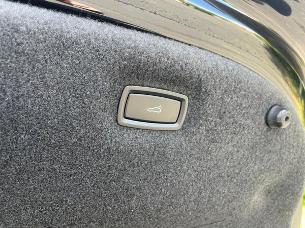 Used Porsche Taycan 2021 for sale - 74784753: Photo 17