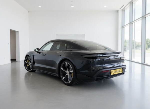 Used Porsche Taycan 2021 for sale - 74784753: Photo 2