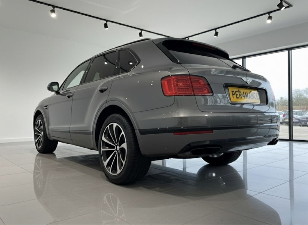 Used Bentley Bentayga 2016 for sale - 76570211: Photo 2