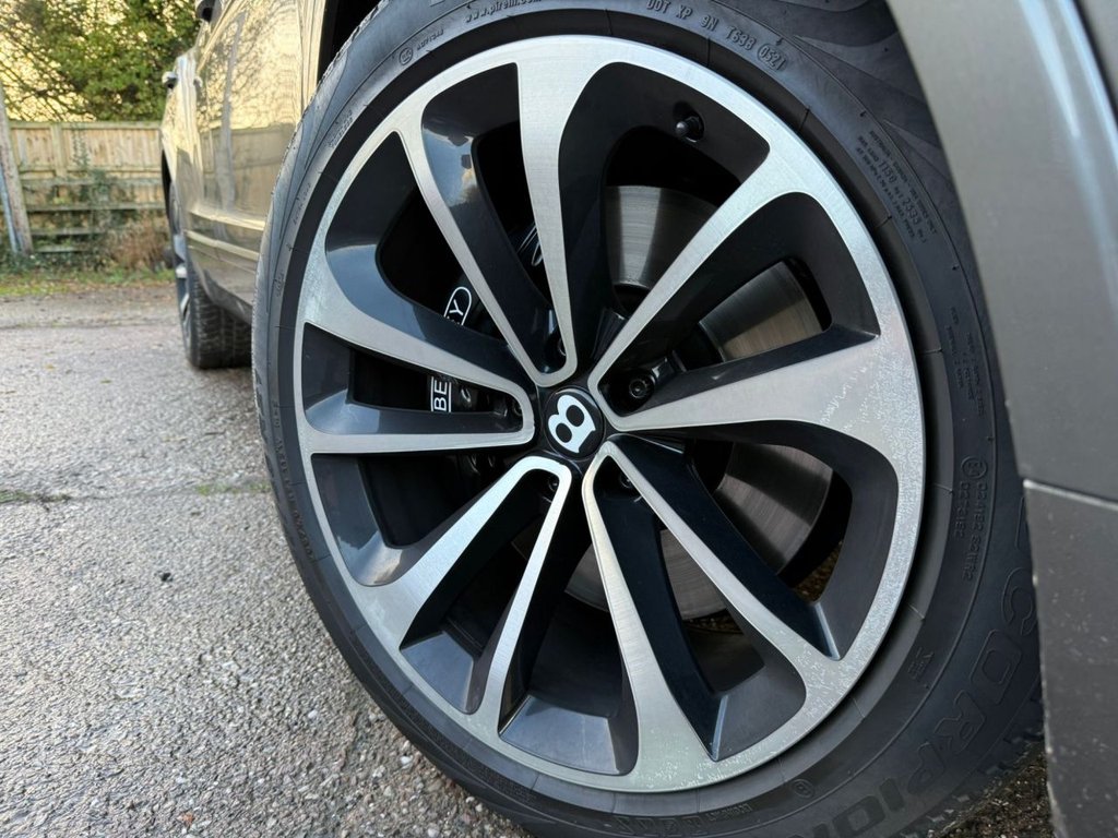 Used Bentley Bentayga 2016 for sale - 76570211: Photo 3