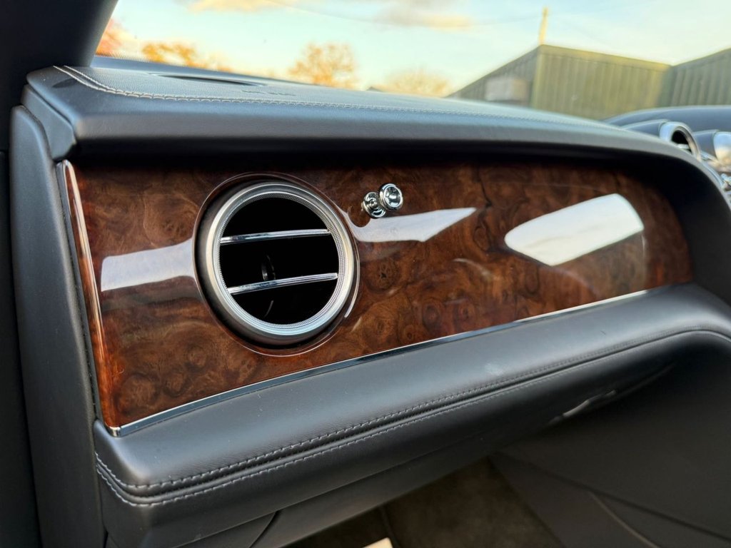 Used Bentley Bentayga 2016 for sale - 76570211: Photo 38