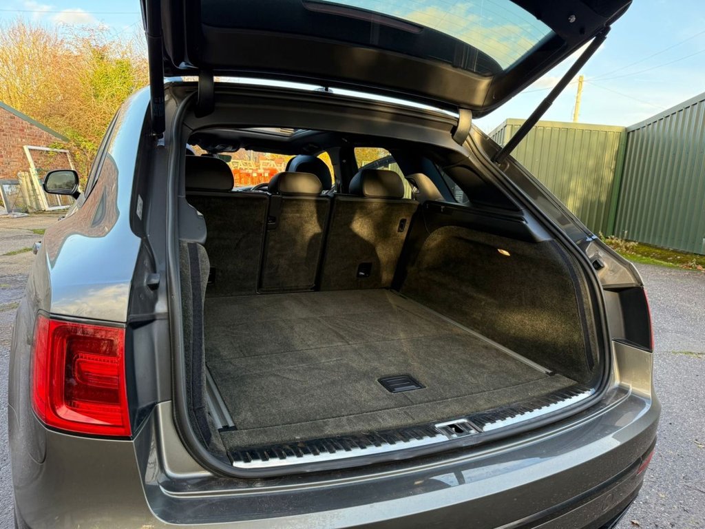 Used Bentley Bentayga 2016 for sale - 76570211: Photo 49