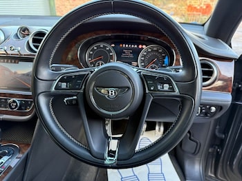 Used Bentley Bentayga 2016 for sale - 76570211: Photo