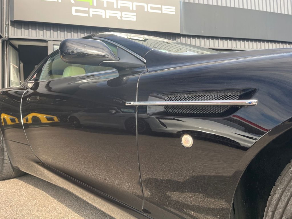 Used Aston Martin DB9 2005 for sale - 76439391: Photo 16