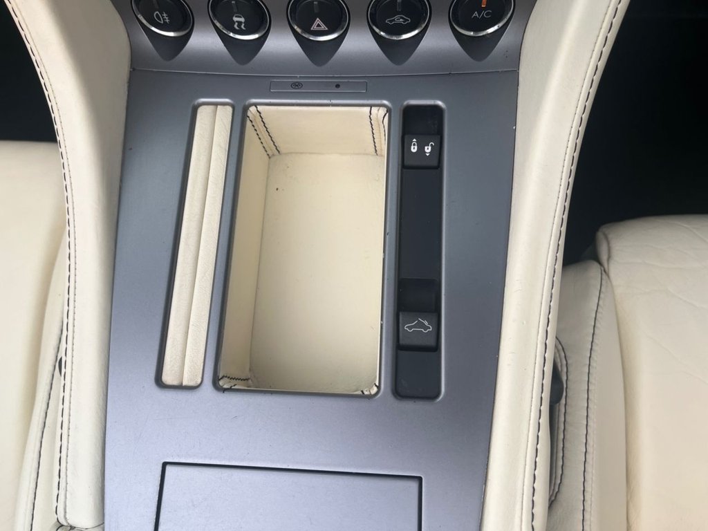 Used Aston Martin DB9 2005 for sale - 76439391: Photo 48