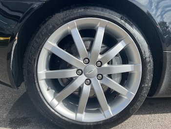 Used Aston Martin DB9 2005 for sale - 76439391: Photo