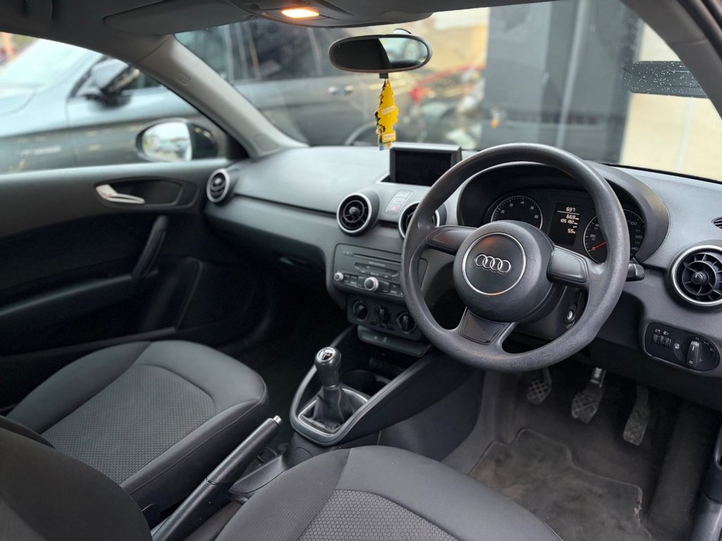 Used Audi A1 2011 for sale - 77463769: Photo 5