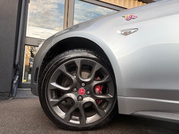 Used Abarth 124 Spider 2018 for sale - 76923819: Photo