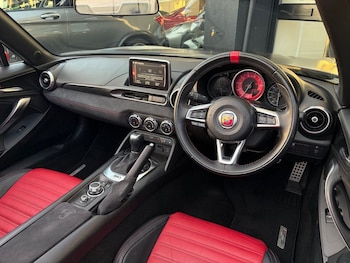 Used Abarth 124 Spider 2018 for sale - 76923819: Photo