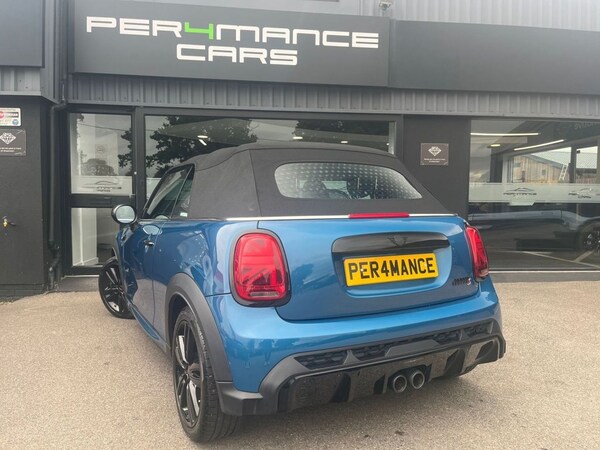 Used MINI Convertible 2021 for sale - 75998330: Photo 2