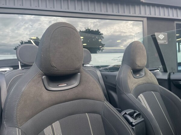 Used MINI Convertible 2021 for sale - 75998330: Photo 39