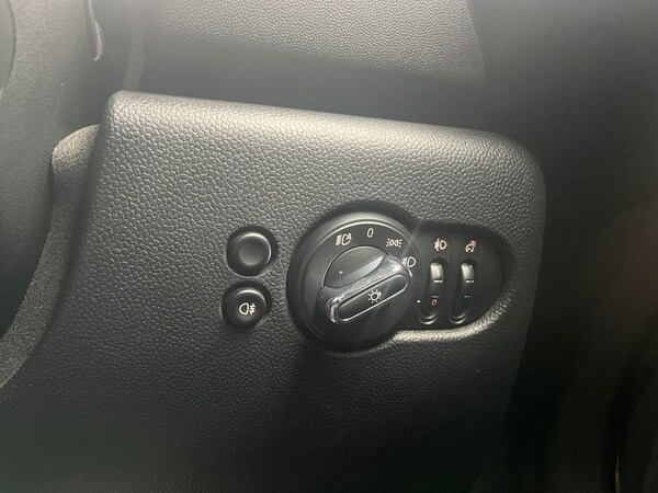 Used MINI Convertible 2021 for sale - 75998330: Photo 41