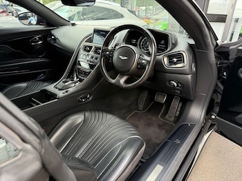 Used Aston Martin DB11 2017 for sale - 75937699: Photo