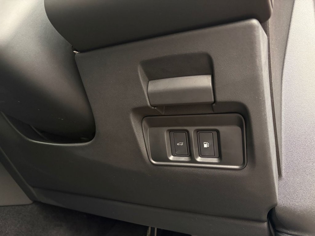 Used Land Rover Discovery Sport 2023 for sale - 76323389: Photo 43