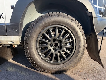 Used Land Rover Defender 2021 for sale - 78199852: Photo