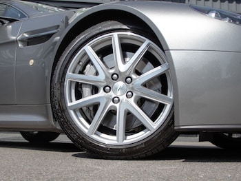 Used Aston Martin Vantage 2015 for sale - 79494113: Photo