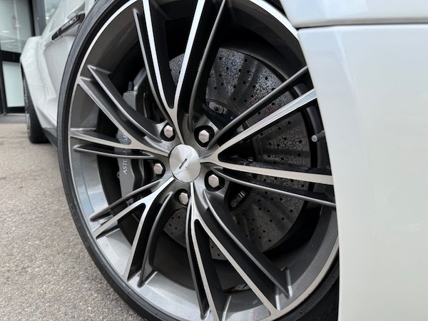 Used Aston Martin Vanquish 2014 for sale - 75028725: Photo 4